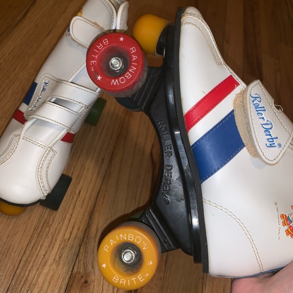 💕SOLD💕RARE 80s Rainbow Brite Roller Derby Skates - Picture 2 of 7